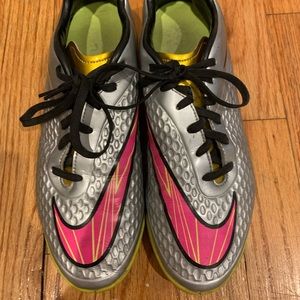 Nike indoor soccer sneakers (Used like new!)